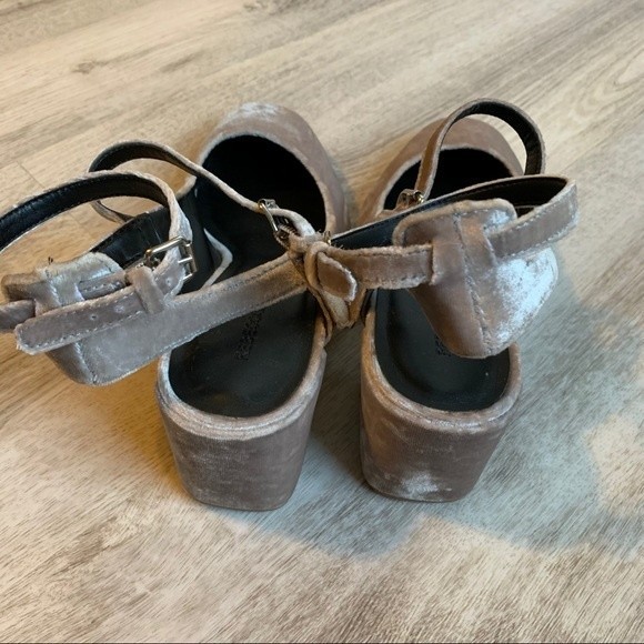 Rebecca Minkoff Brooke Velvet Chunky Heels - Picture 5 of 6